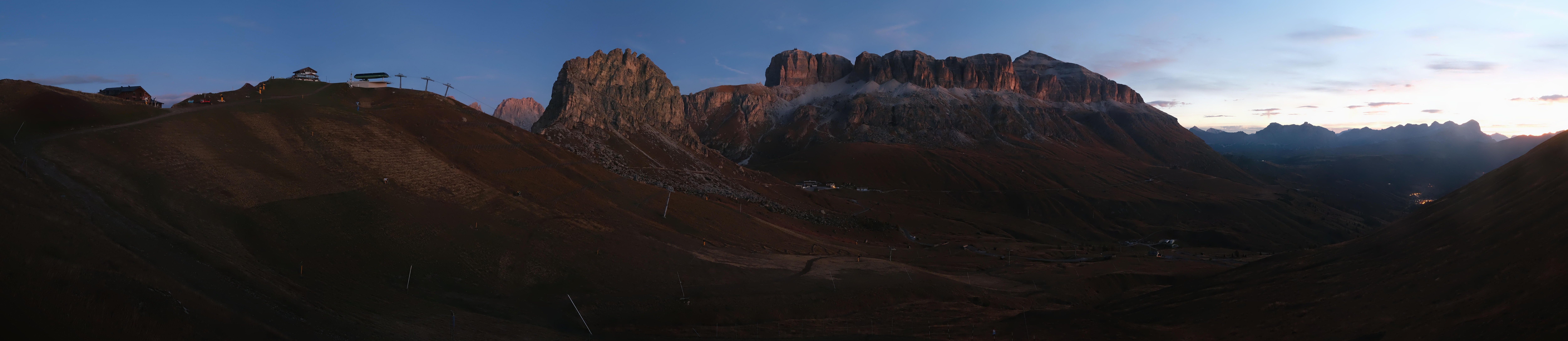 Archiv Foto Webcam Fassatal Panorama - Pordoi Pass