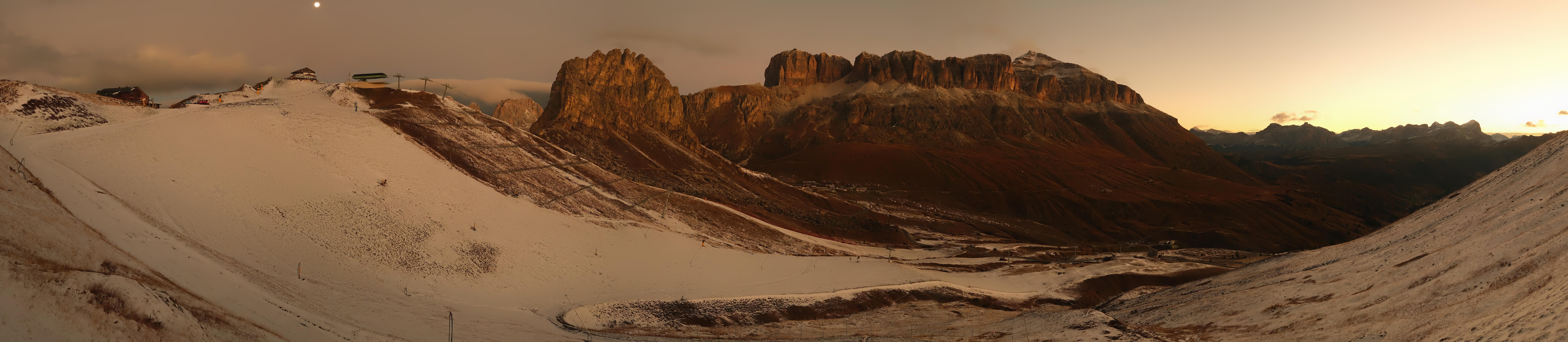 Archiv Foto Webcam Fassatal Panorama - Pordoi Pass