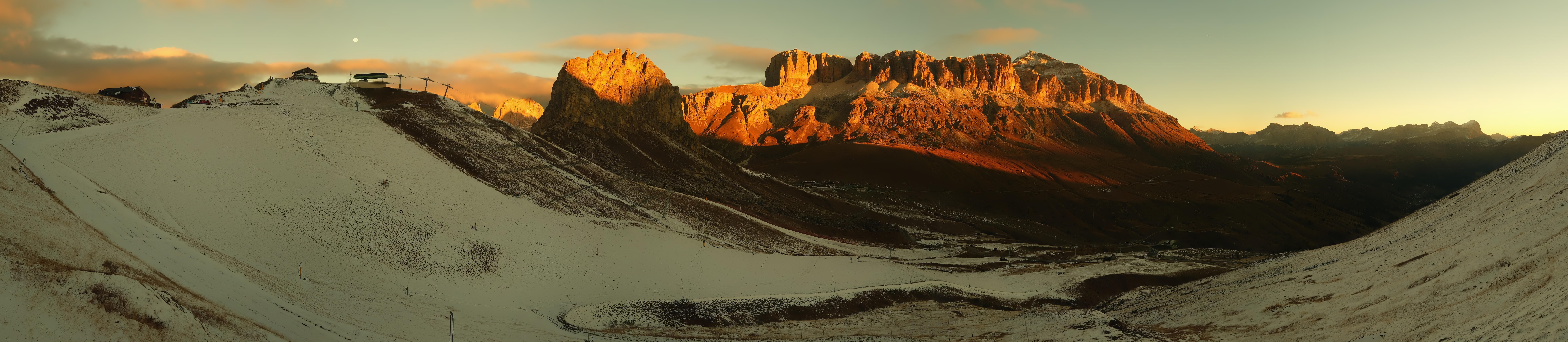 Archiv Foto Webcam Fassatal Panorama - Pordoi Pass