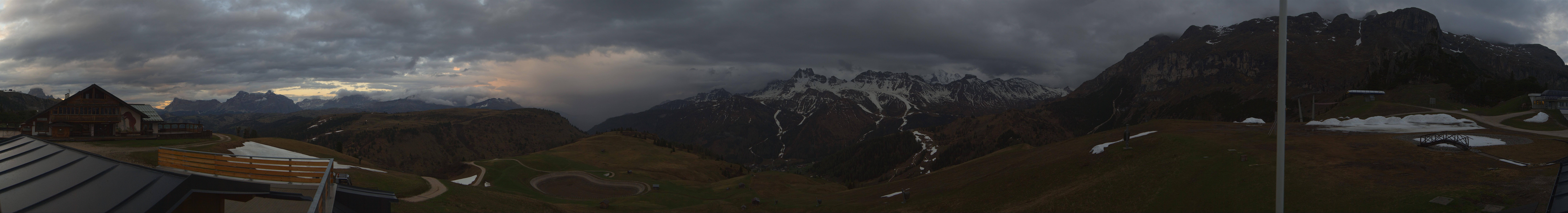 Archiv Foto Webcam Rundblick Bec de Roces, Arabba