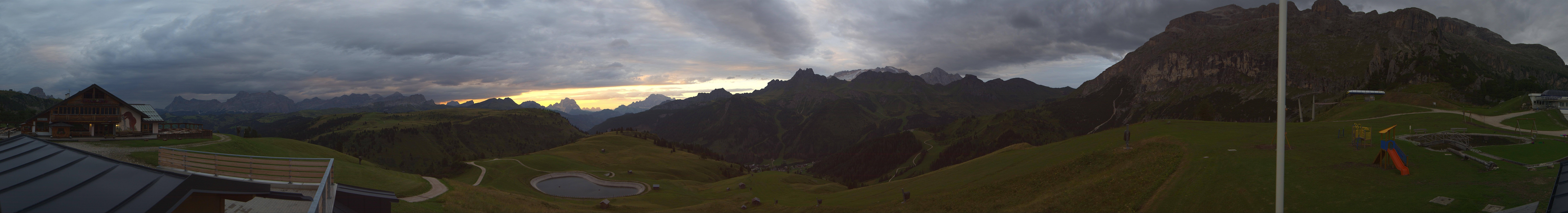 Archiv Foto Webcam Rundblick Bec de Roces, Arabba