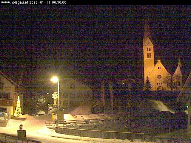 Archived image Webcam Holzgau center: Church