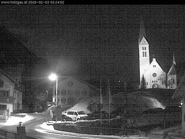 Archived image Webcam Holzgau center: Church
