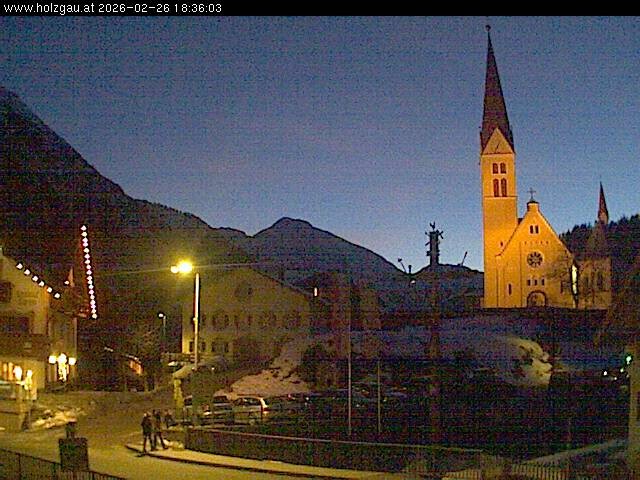 Archived image Webcam Holzgau center: Church