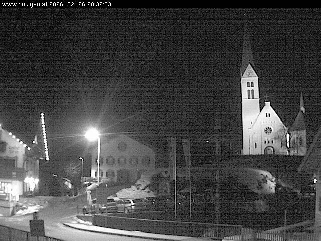 Archived image Webcam Holzgau center: Church