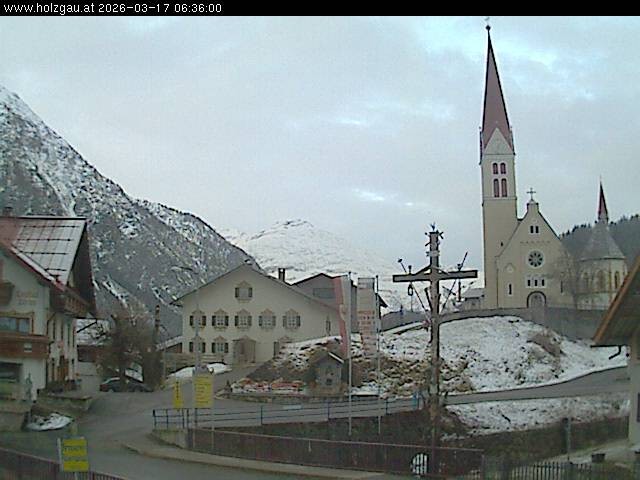Archiv Foto Webcam Holzgau: Kirche