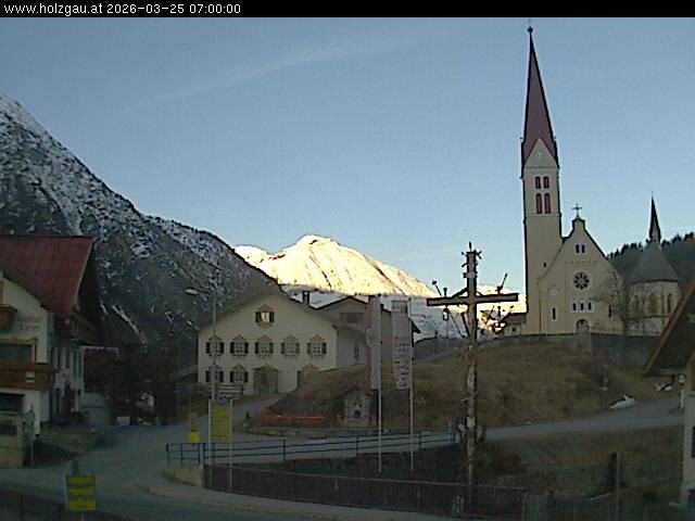 Archiv Foto Webcam Holzgau: Kirche