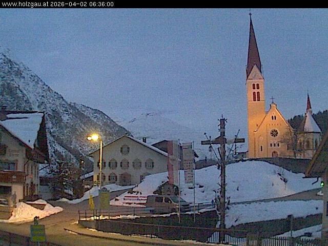 Archived image Webcam Holzgau center: Church