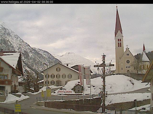 Archived image Webcam Holzgau center: Church