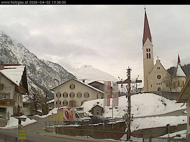 Archived image Webcam Holzgau center: Church