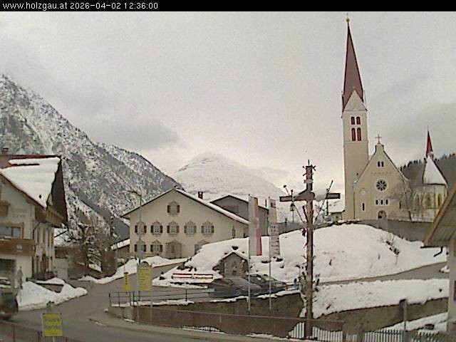 Archived image Webcam Holzgau center: Church