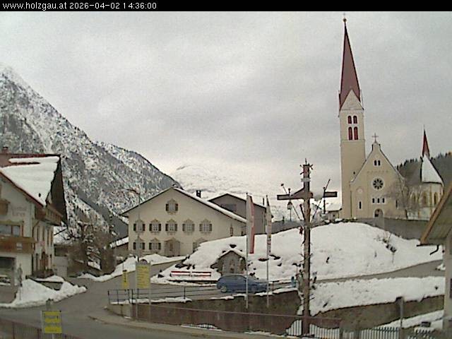 Archived image Webcam Holzgau center: Church
