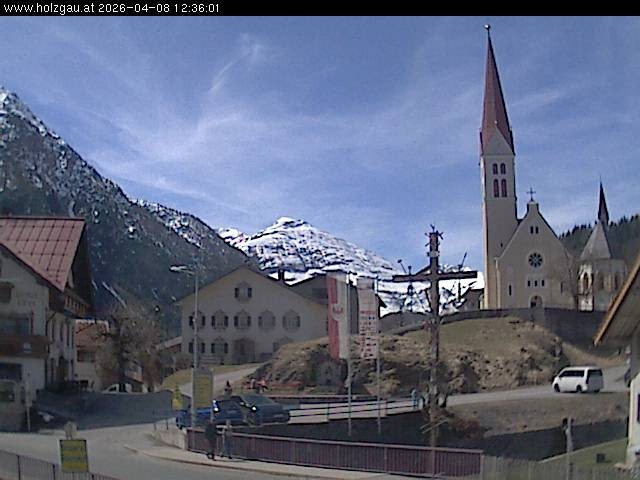 Archived image Webcam Holzgau center: Church