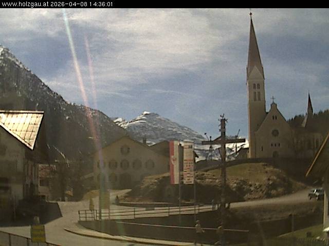 Archived image Webcam Holzgau center: Church