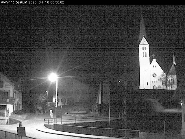 Archived image Webcam Holzgau center: Church