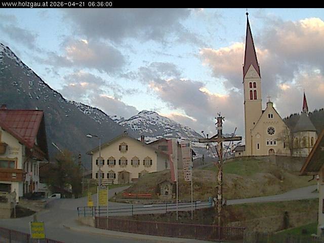 Archiv Foto Webcam Holzgau: Kirche