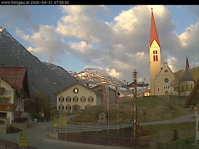 Archiv Foto Webcam Holzgau: Kirche