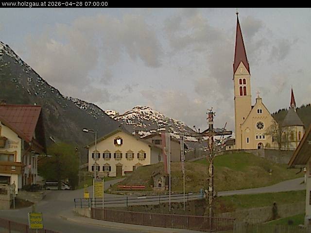 Archiv Foto Webcam Holzgau: Kirche