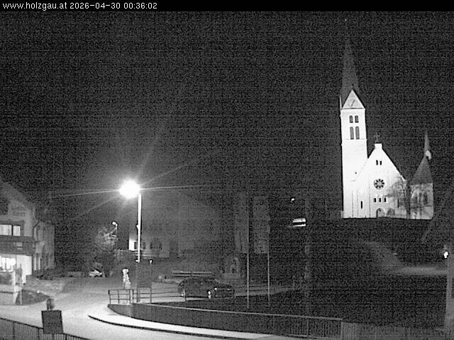 Archived image Webcam Holzgau center: Church