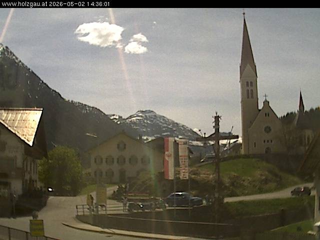 Archived image Webcam Holzgau center: Church