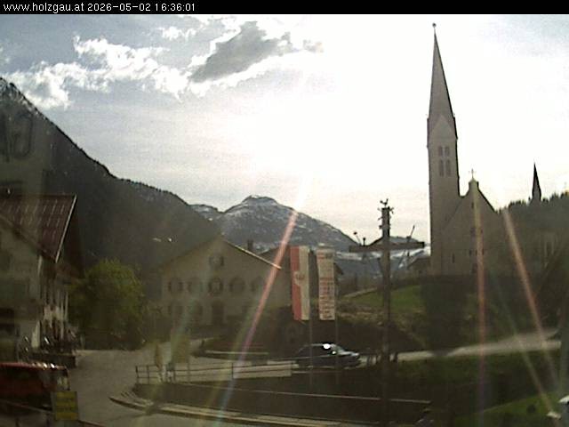 Archived image Webcam Holzgau center: Church