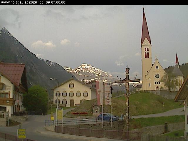 Archiv Foto Webcam Holzgau: Kirche