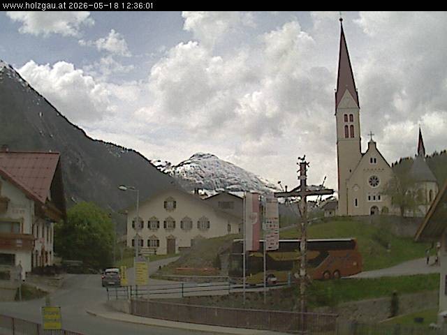 Archiv Foto Webcam Holzgau: Kirche