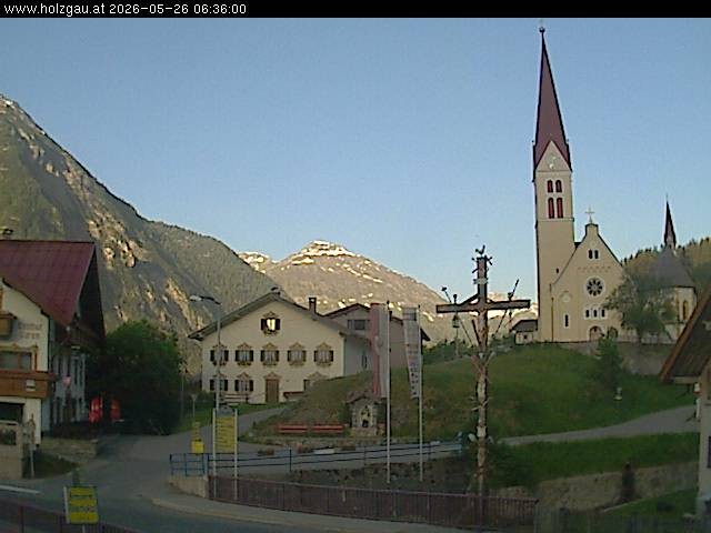 Archiv Foto Webcam Holzgau: Kirche