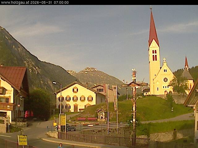 Archiv Foto Webcam Holzgau: Kirche