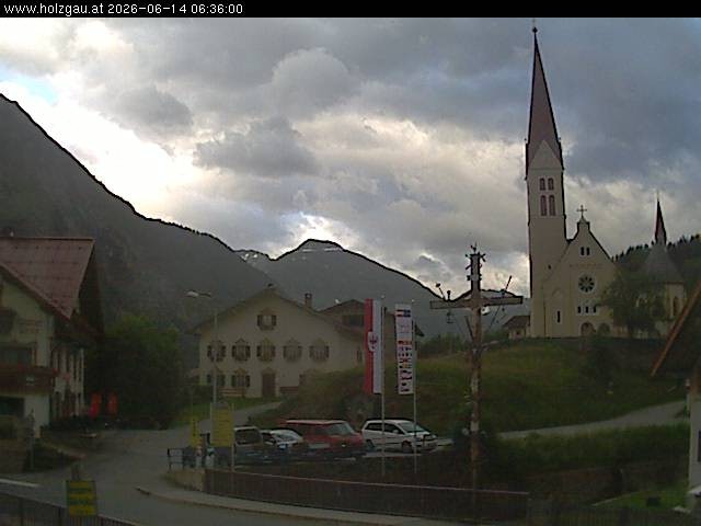 Archived image Webcam Holzgau center: Church
