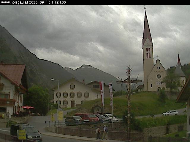Archiv Foto Webcam Holzgau: Kirche