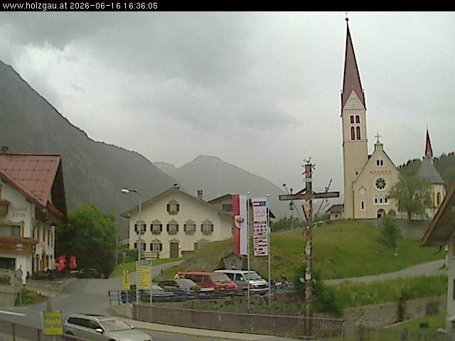 Archiv Foto Webcam Holzgau: Kirche