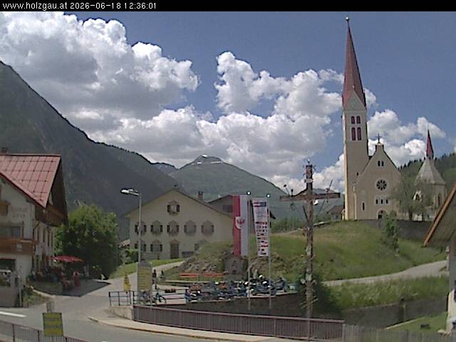 Archiv Foto Webcam Holzgau: Kirche