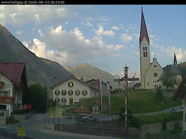 Archiv Foto Webcam Holzgau: Kirche