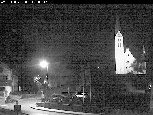 Archived image Webcam Holzgau center: Church