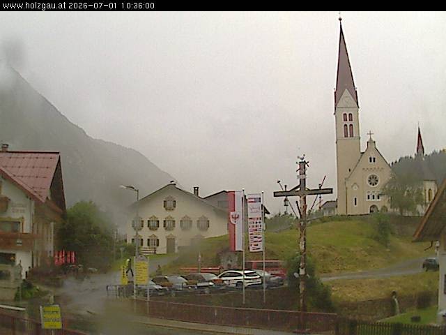 Archived image Webcam Holzgau center: Church