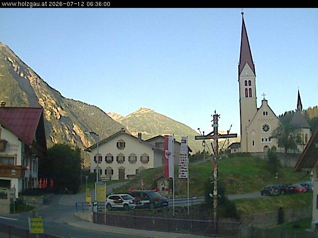 Archived image Webcam Holzgau center: Church