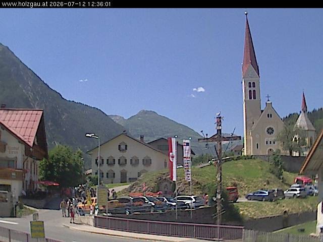 Archived image Webcam Holzgau center: Church