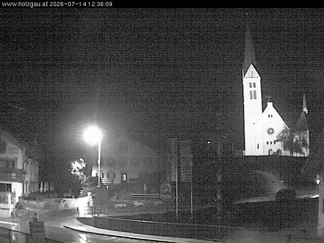 Archived image Webcam Holzgau center: Church