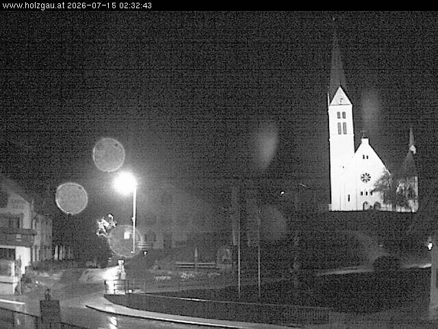 Archived image Webcam Holzgau center: Church