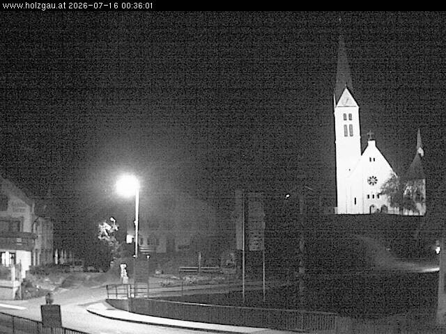 Archived image Webcam Holzgau center: Church