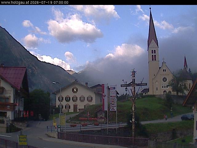 Archiv Foto Webcam Holzgau: Kirche
