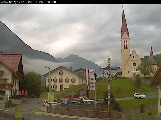 Archiv Foto Webcam Holzgau: Kirche