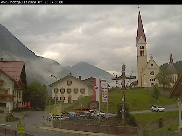 Archiv Foto Webcam Holzgau: Kirche