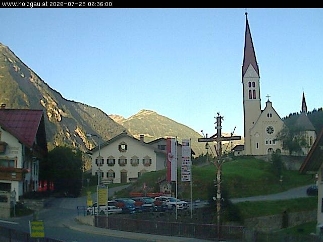 Archived image Webcam Holzgau center: Church