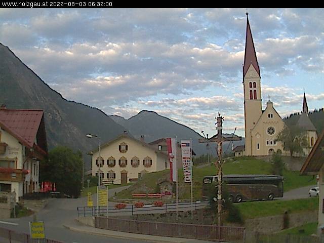 Archiv Foto Webcam Holzgau: Kirche