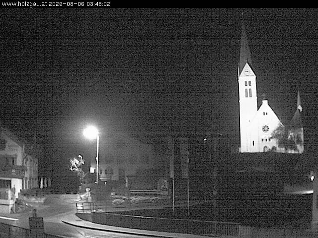 Archived image Webcam Holzgau center: Church