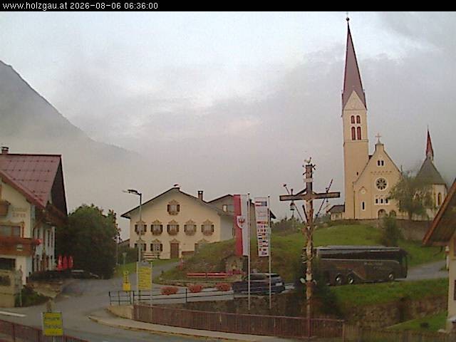 Archived image Webcam Holzgau center: Church