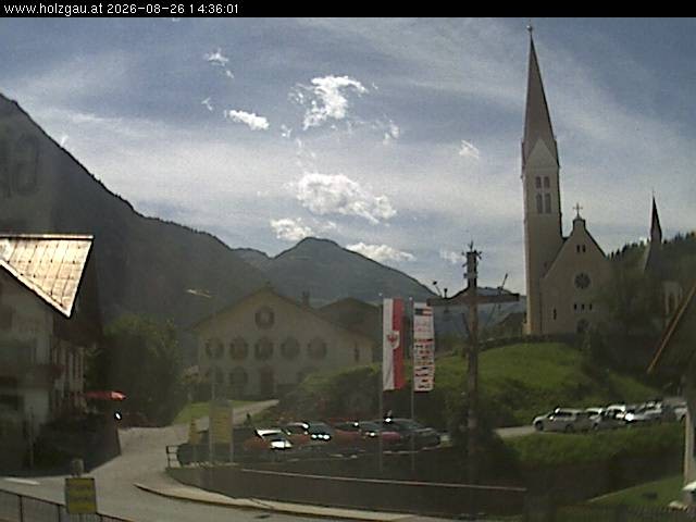 Archived image Webcam Holzgau center: Church