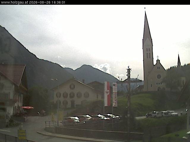 Archived image Webcam Holzgau center: Church